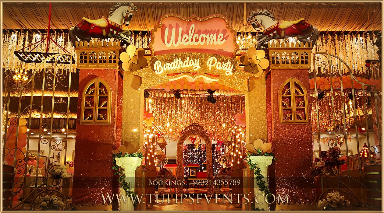 Royal Princess 1st Birthday decoration ideas in Pakistan (30)