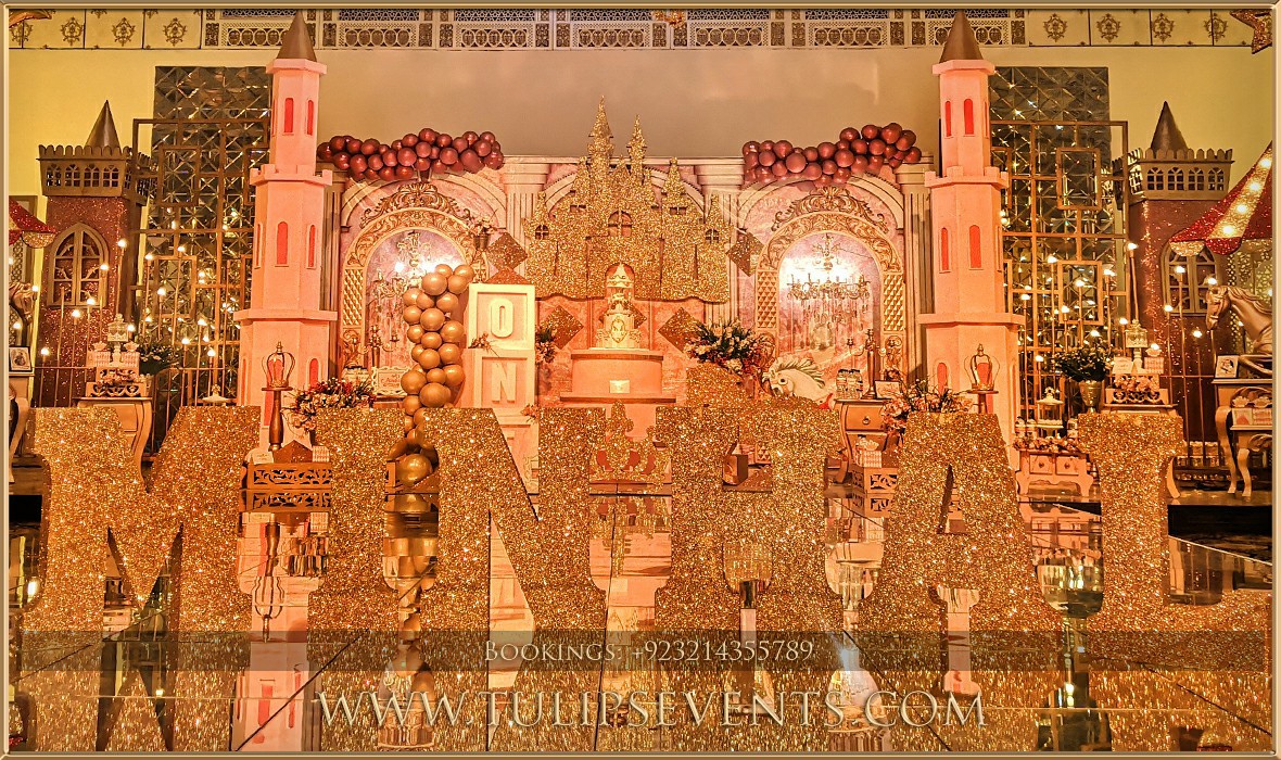 Royal Princess 1st Birthday decoration ideas in Pakistan (42)